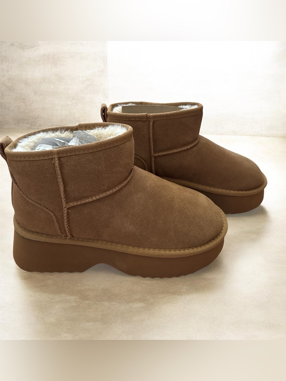Cozy Shearling-Lined Short Booties in Chestnut Ladies Size 9